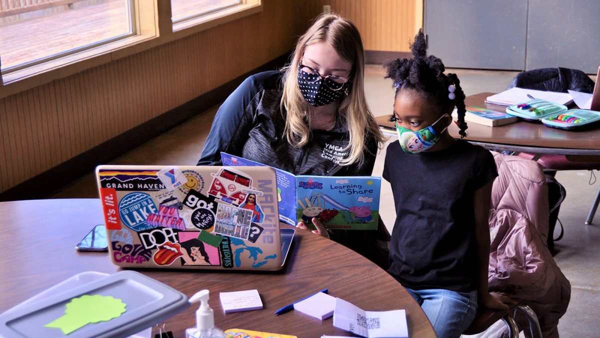 The Charles Stewart Mott Foundation support the Flint community by supporting education, as shown here, and through many other efforts. (Image via the Charles Stewart Mott Foundation website)